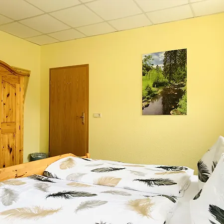 Weiberwirtschaft In Gasthof 3*